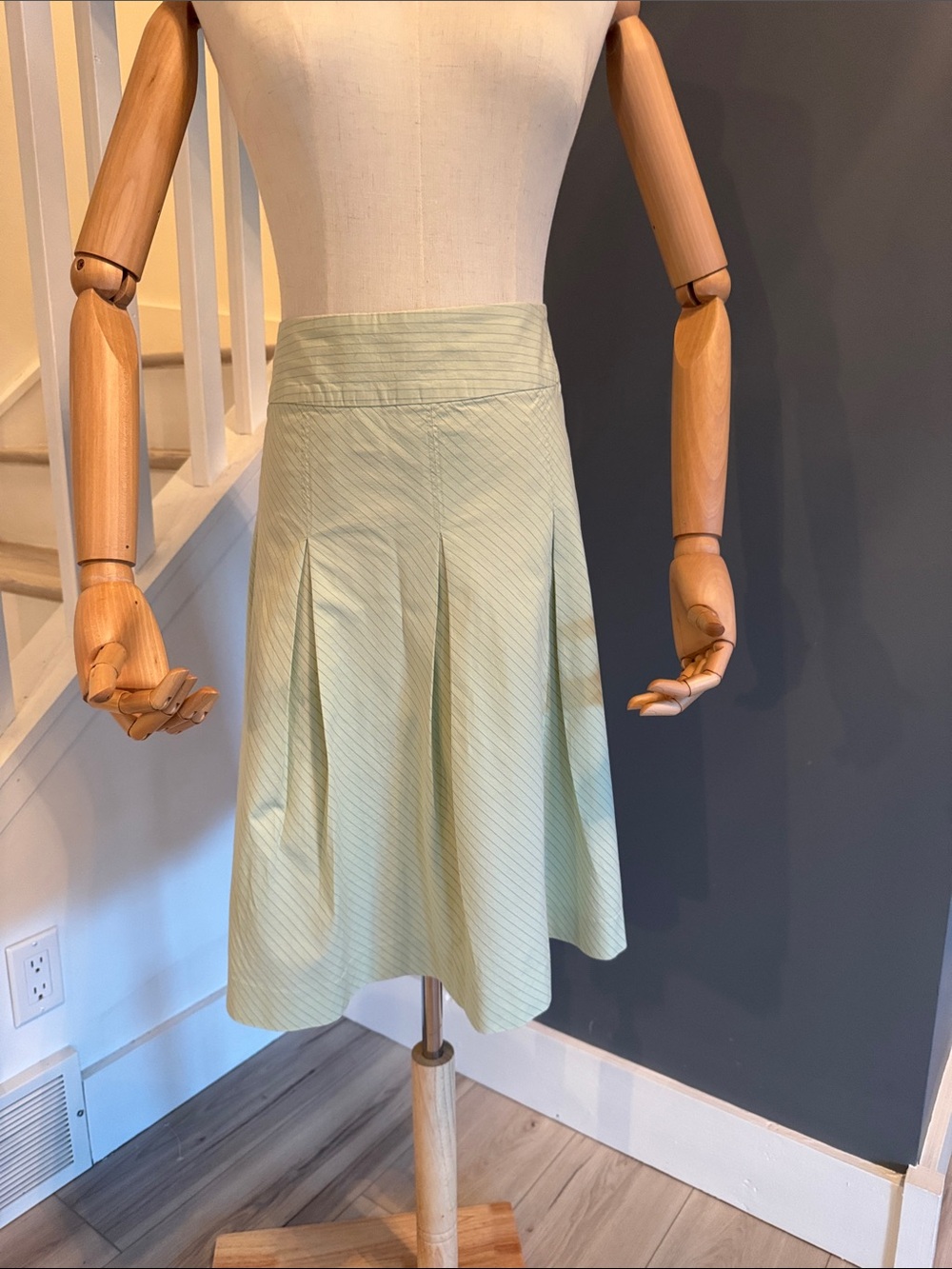 Old Navy. Pleated skirt. Green with stripes. Size 10